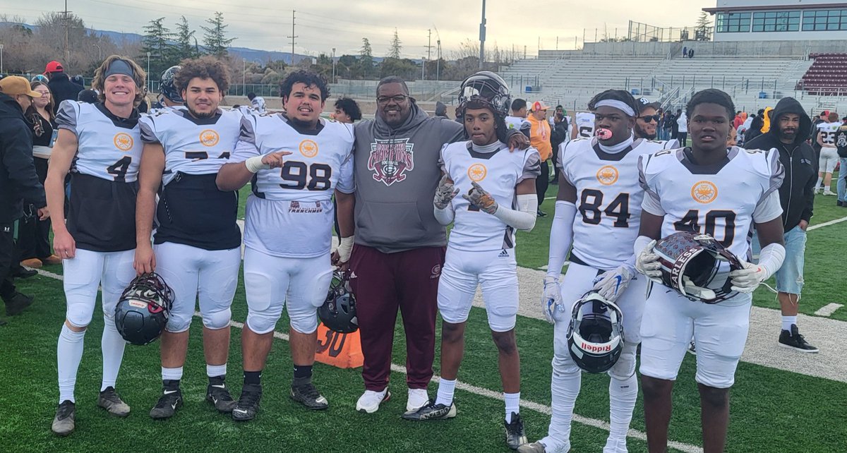 It was great watching these brothers playing their last high school game together for the HD All Star game!
@ghighfootball 
Jordan Dalton, Big Ben Montoya <a href="/Joshua_4224/">Joshua</a>  <a href="/DerieonWinfrey/">Derieon Winfrey</a>  <a href="/Christi59962142/">Christian Long</a>  <a href="/KennethJr583/">Kj Lockhart</a>