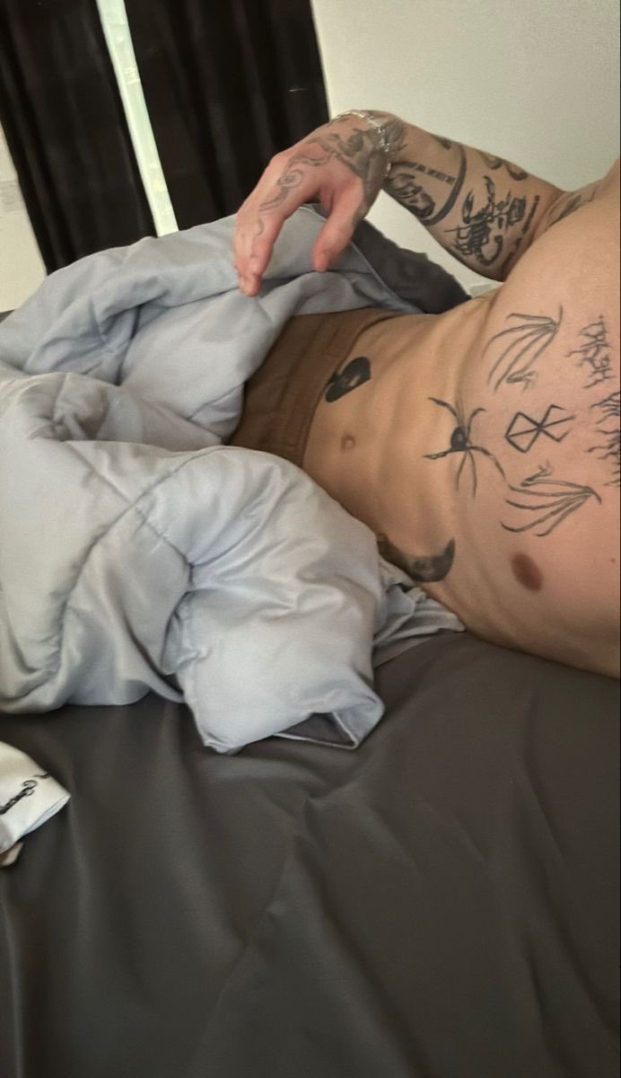 ʟᴀɪꜱ ❀ VIU O HARRY tweet media