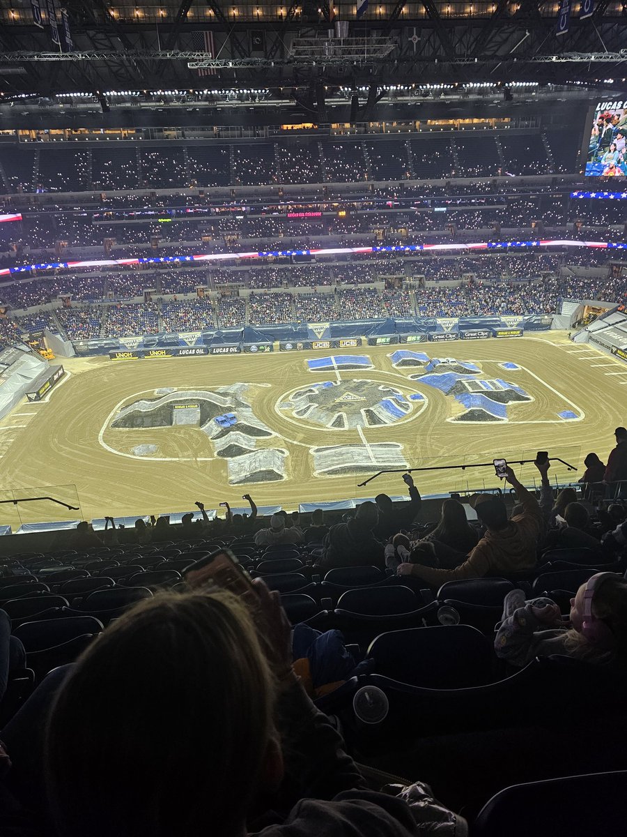 AngryTader23's tweet photo. Had to come support some family friends in El Toro Loco #MonsterJam https://t.co/uYuUBSZZJC