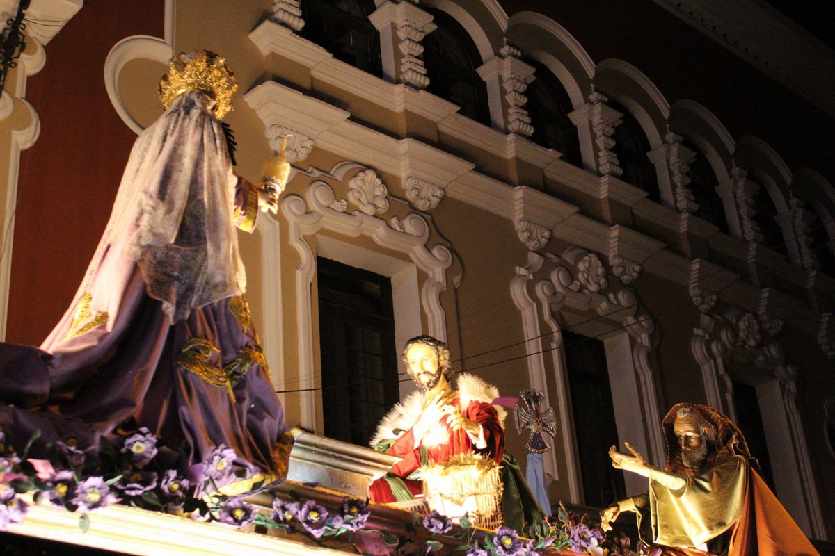Capirotes_Mad's tweet photo. #VirgenDeCandelaria | Paso de la Virgen de Candelaria por el Arco de Correos.

#ProcesionesGT #Guatemala #ArcoDeCorreos #Catolicos https://t.co/vmSwE1DkOV