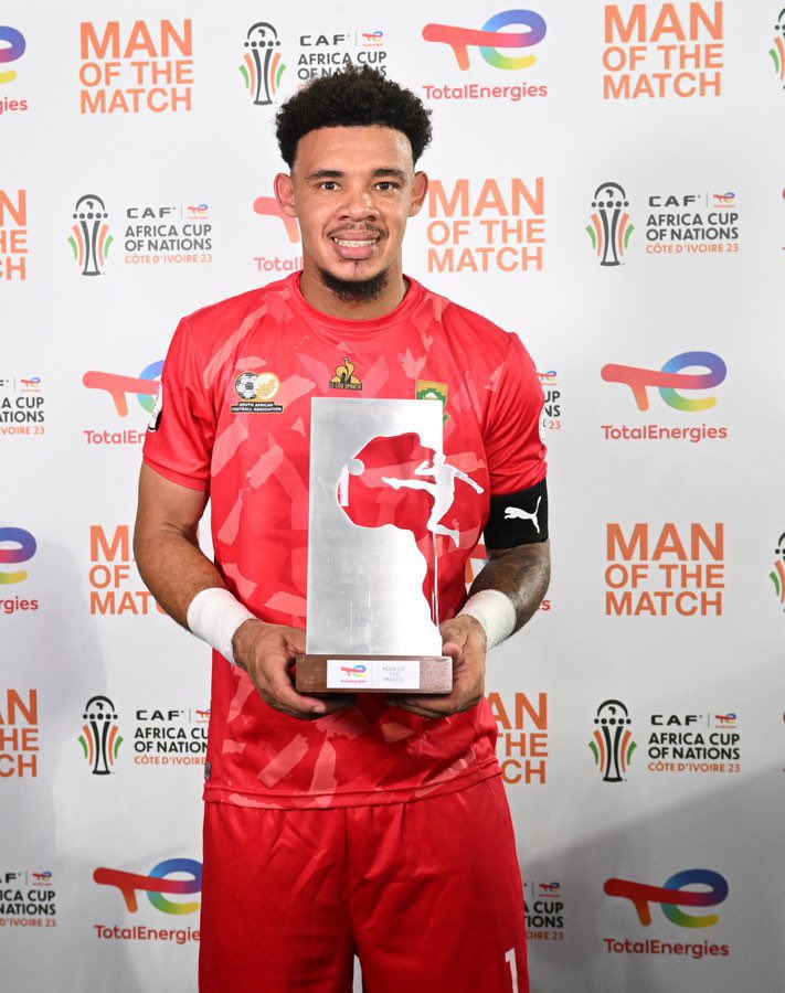 CRangataJ's tweet photo. Ronwen Williams, 
A humble man who said it’s not about him but about the team, “we deserve this” 
Congrats Bafana Bafana 👏🏽. 

Please keep Kelly Khumalo away from him though. https://t.co/wjo0DlFeMR