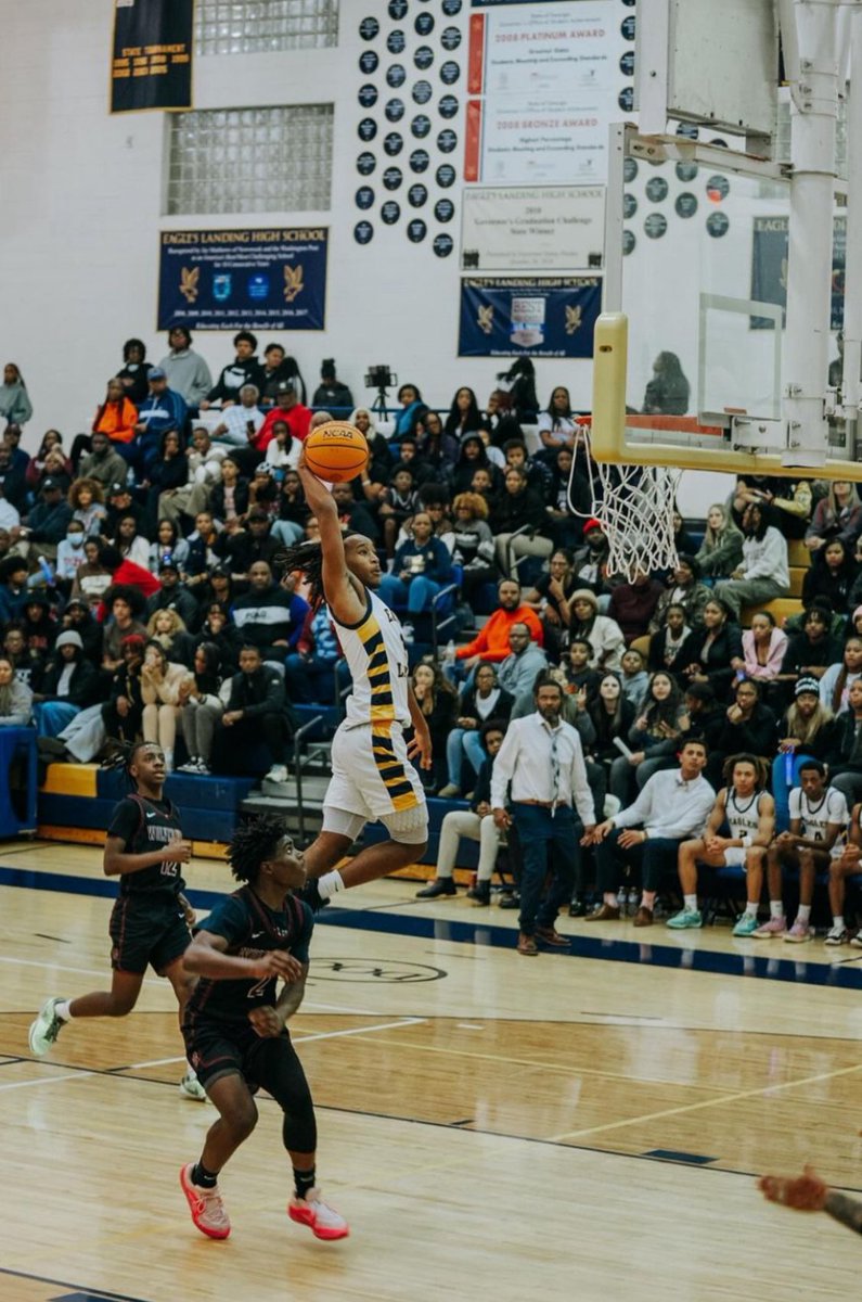 @clark03 @ELHSHoops is turning into Superman at the absolute right time. Get ya popcorn ready! It’s gonna be a show!