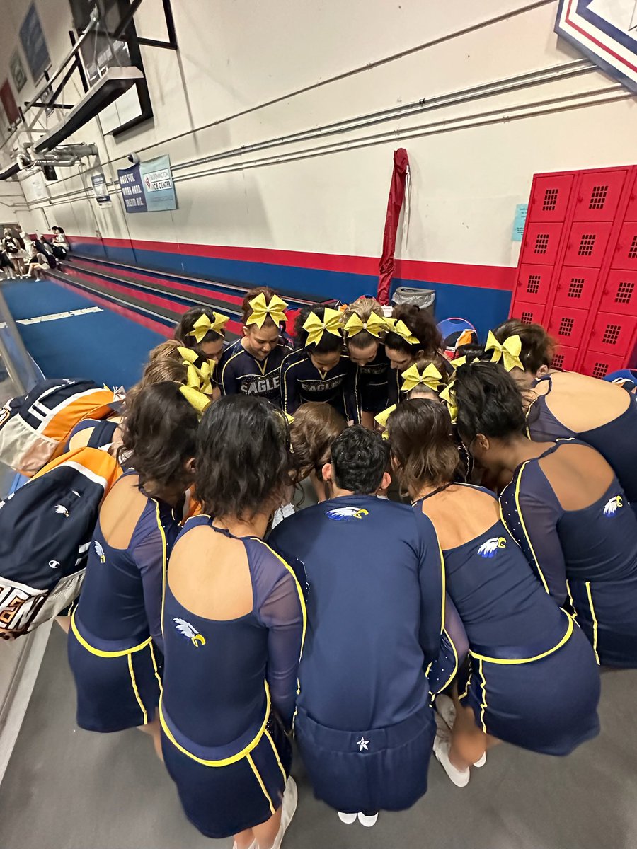 Leyden Cheerleading 📣 tweet media