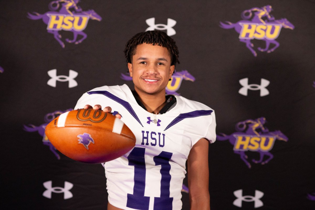 MaysonMonroe's tweet photo. Absolutely Blessed to receive my 2nd official offer from @HSUCowboys ! Had an amazing visit and enjoyed connecting with the coaches. Grateful for this opportunity! @LeafMonty https://t.co/3rzEhJerNA