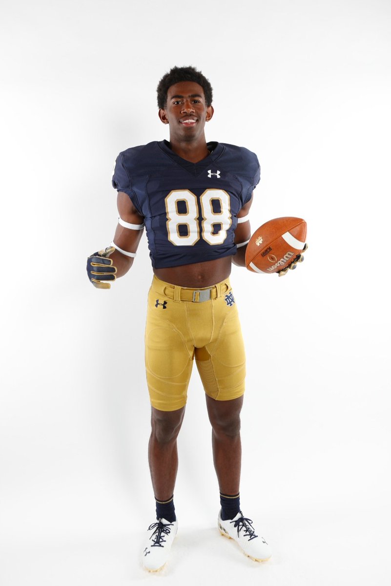 DAndreCollins1's tweet photo. Here's Beaux @beaux_collins WR as a underclassmen in high school @boscofootball attending Notre Dame's @NDFootball elite football 🏈 camp 🍀during an unofficial visit. @on3 @NDonNBC @AthlonSports @PFF_College @CFBPlayoff @CAA_Football #BDTB #BELEGENDARY #BEAUXTIME https://t.co/YEijOuS1Eb