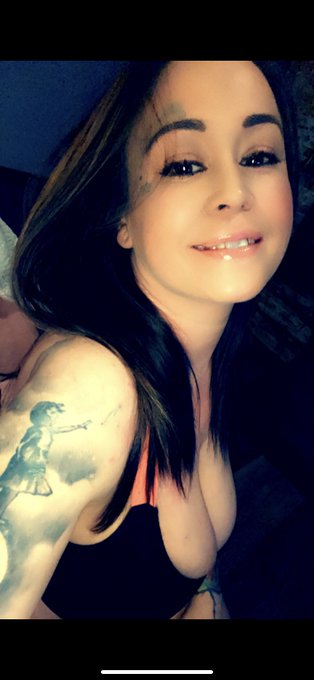 Happy birthday me( yesteday) sorry I slept all day.. didn&rsquo;t feel good. https://t.co/6xFlul8k2m