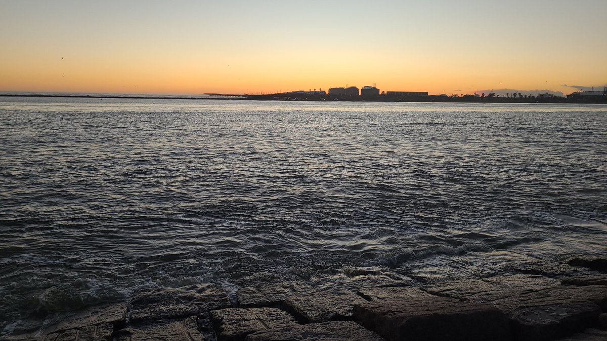 FayeMginger's tweet photo. So beautiful and peaceful! #texasgirl #intercoastal 🧡☀️🌊 https://t.co/5BLD6uy2rk