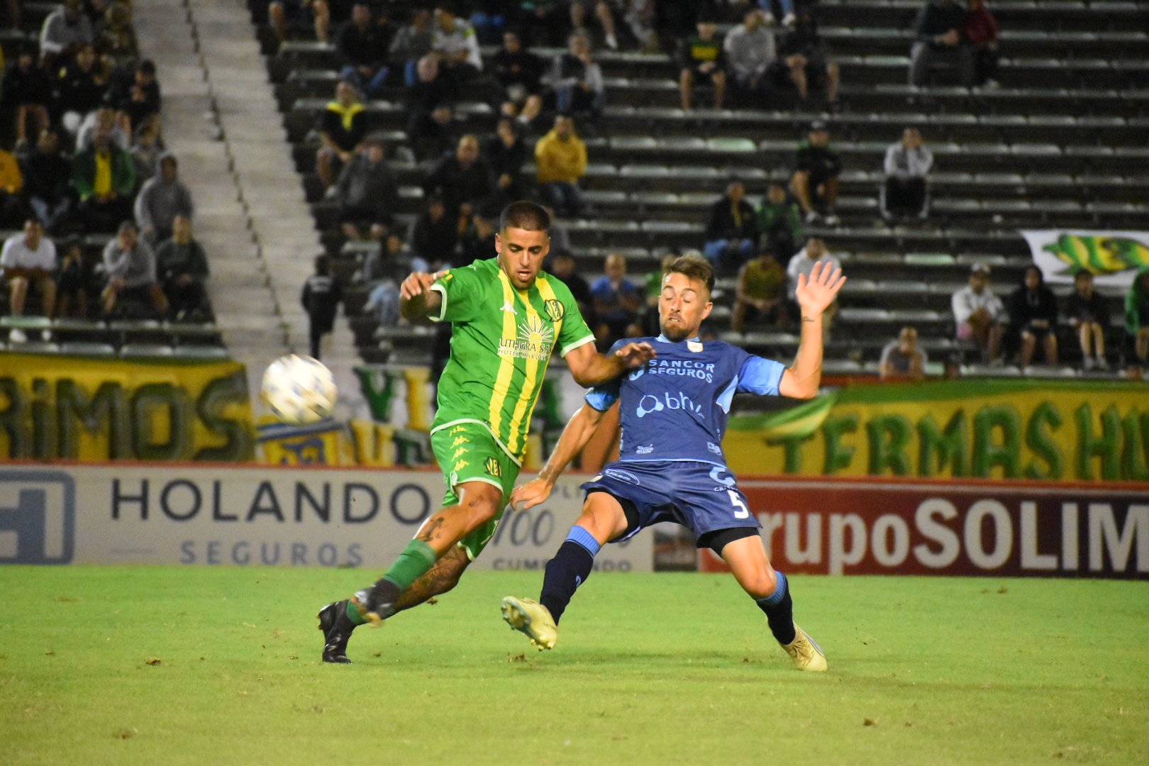 GFdD8xcWsAAq14S?format=jpg&name=large