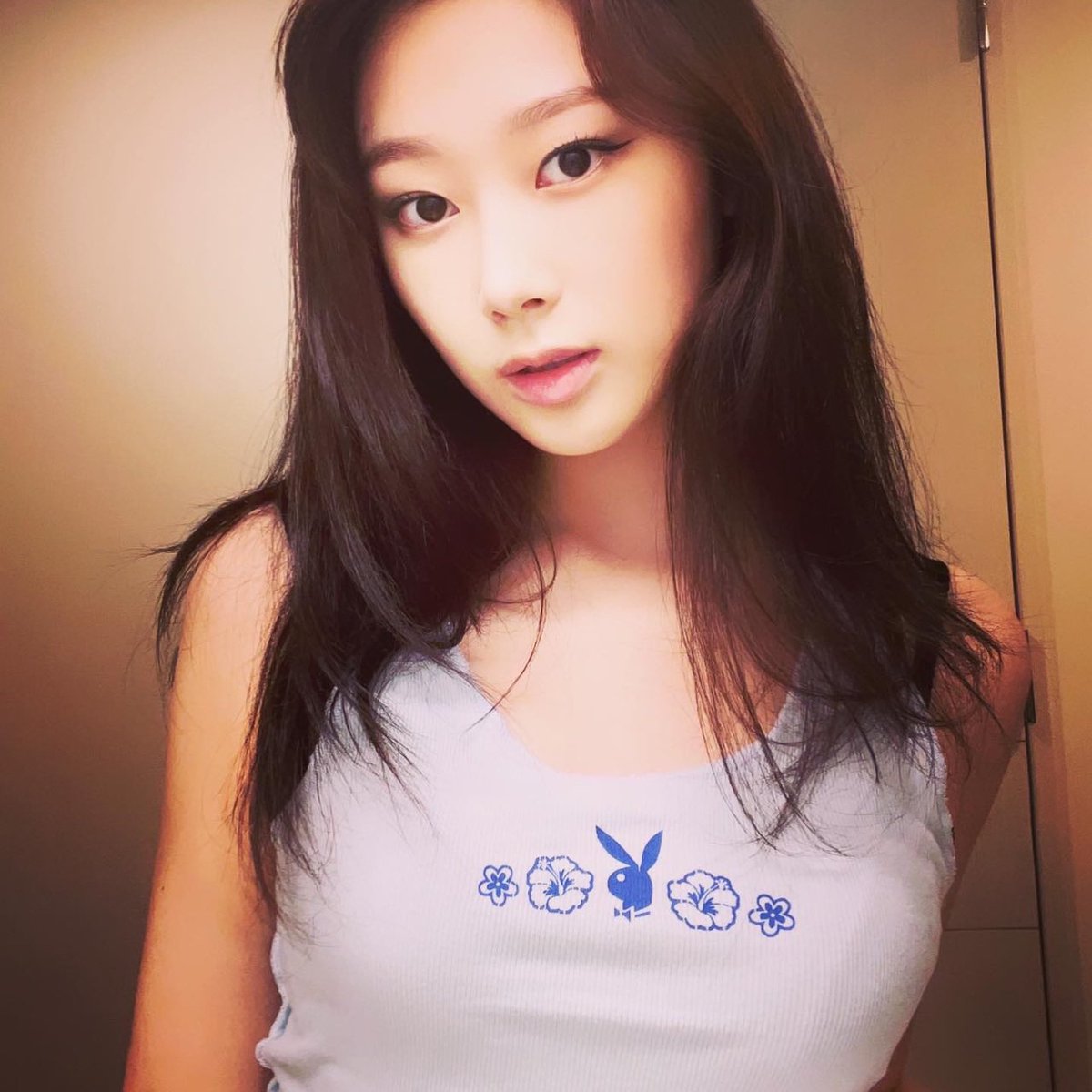 GIHOTTIE's tweet image. hmm her