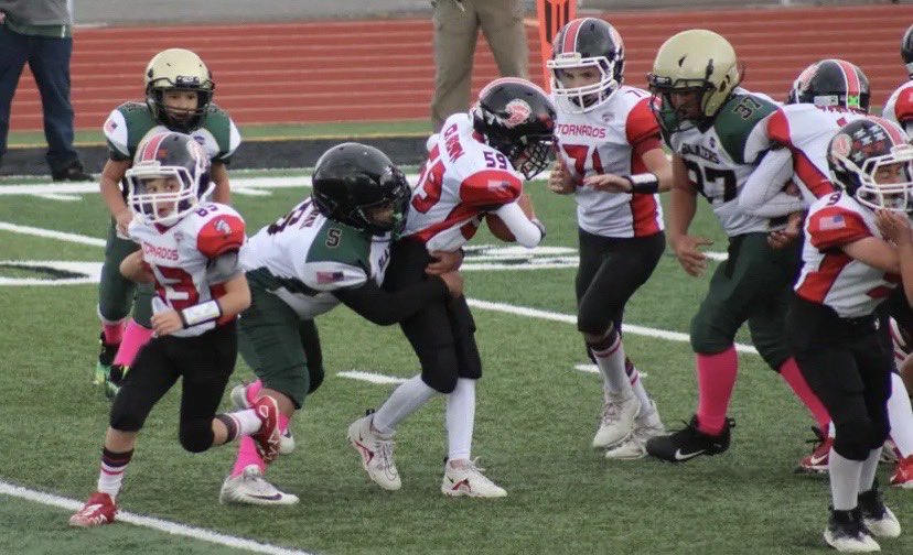 DerekCaraway's tweet photo. I obviously have a lot to learn about football because I am such a ripe age. I’ve always been one to help other people/players and I’ve been kind of taller then some kids standing at about 5’5 and a growth spurt on the way I hope it can stay that way 🤞sco ducks #3 recruiting https://t.co/2OXn1Fok57