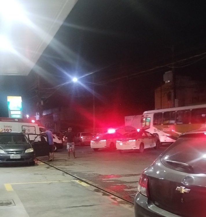 's tweet image. #EXECUÇÃO
#BAIXADA
Em NIguaçu uma moto emparelhou com um veículo em frente ao Cpo de Aviação (bombeiros), e fez vários disparos, deixando 1 fatal, 1 ferido e 1 fugido do local.
Cena já desfeita!
@crimenewsoficia @Informacoes_RJ @not_novaiguacu @InformeRJO @PlantaoBaixadaa