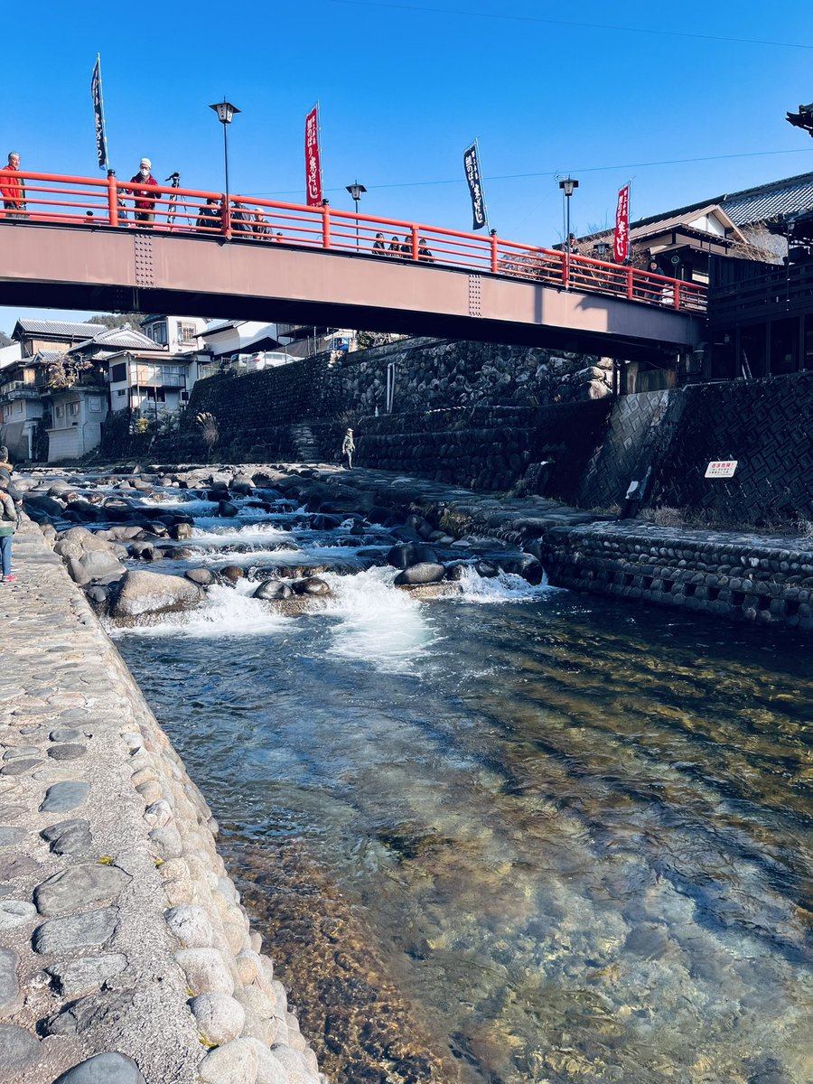 NotADimeAgain's tweet photo. #Kanzarashi washing performance of koinobori, carp streamers made of one of authentic Japanese dyeing ,”Gujo Honzome” in Gujo Hachiman during winter. #Gujo #Gifu #JapanWinter2024 https://t.co/kZyprp2DZT