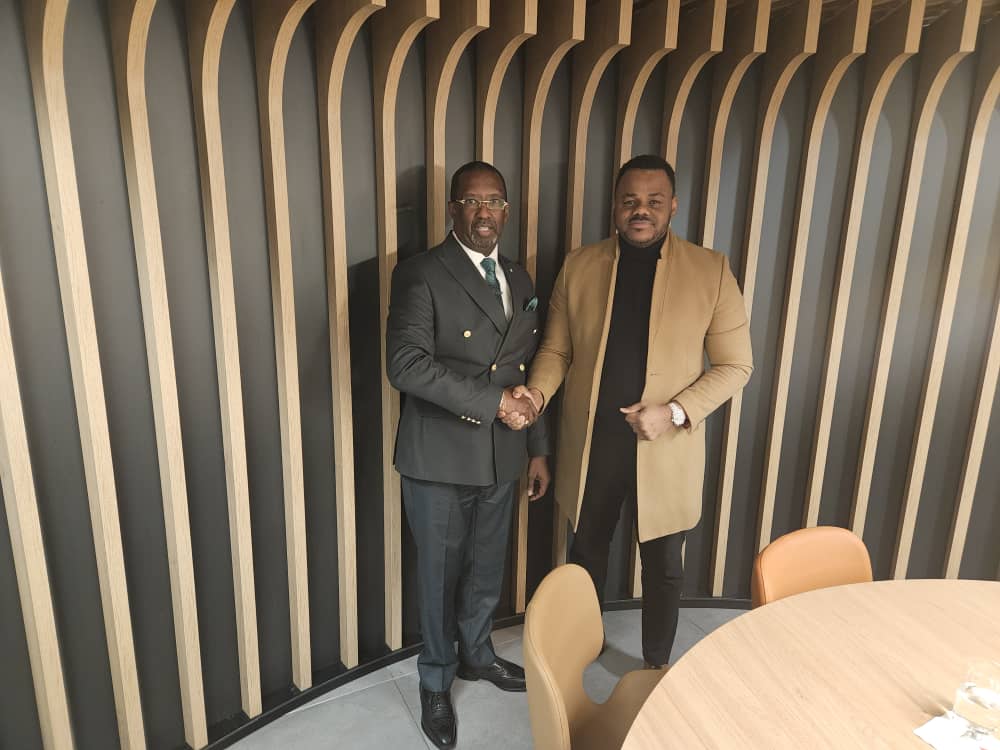 Ce samedi 3 février 2024, j'ai échangé avec Fritz MAMBOUKA et Gustinaud Saint Eudes de Benazo Productions. Ces derniers m'ont présenté deux projets : "Les Arts Kids Gabon 2024" et "Tous avec les Panthères".