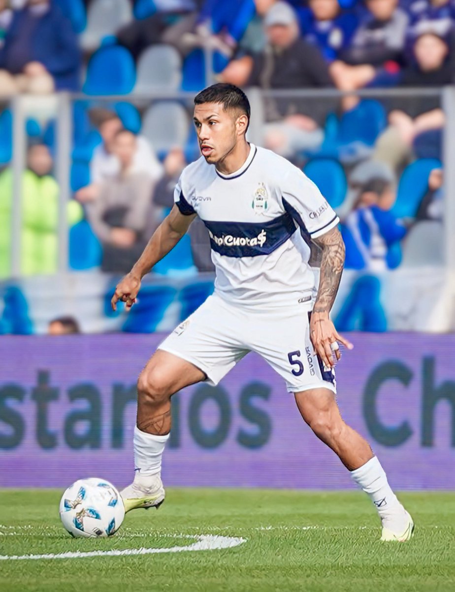 El PARTIDAZO de Rodrigo Saravia ante Independiente:
➜ Gol.
➜ 1° en remates [2]
➜ 1° en recuperaciones [10]

#DaleLobo #ModoLobo