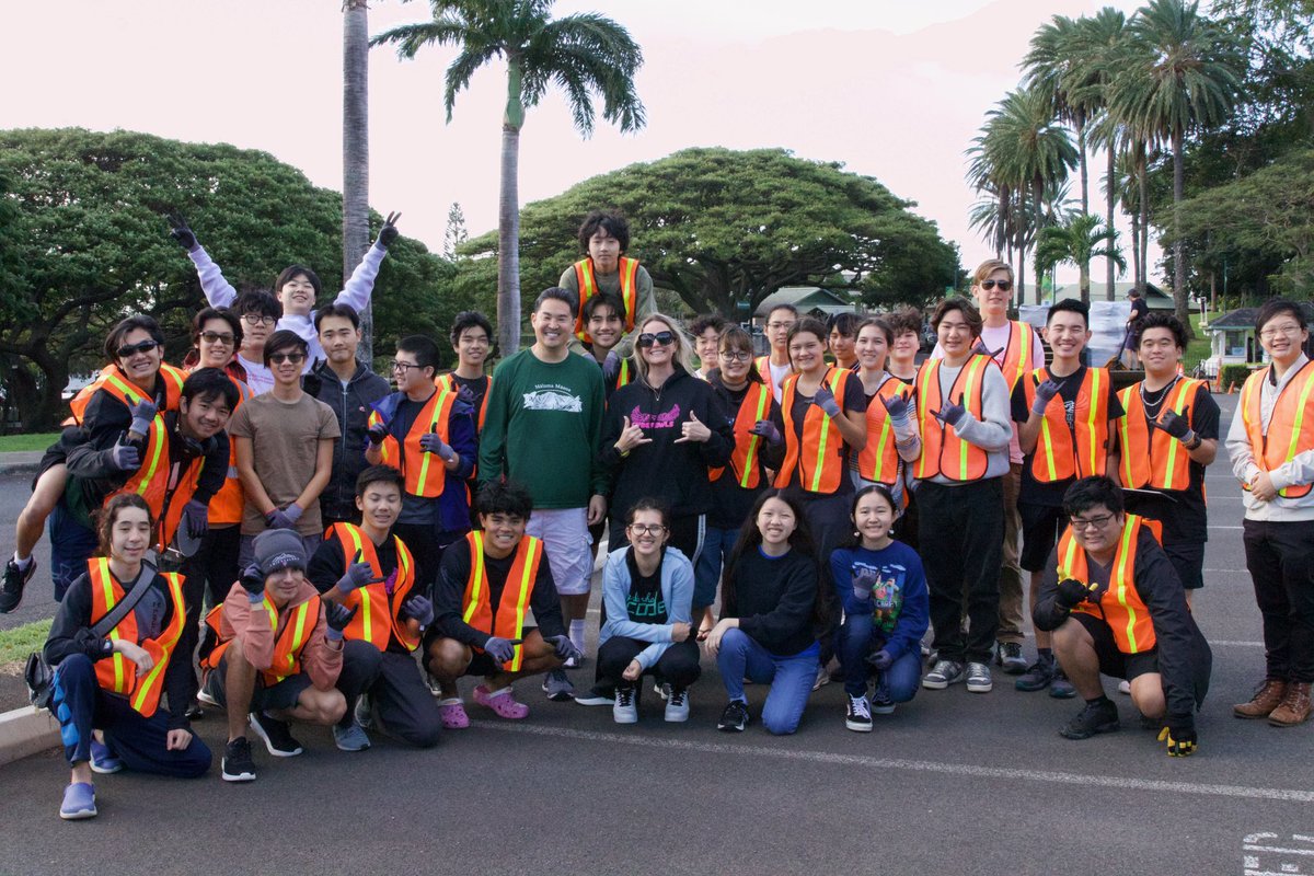 Mid-Pacific (@midpac) on Twitter photo Mid-Pacific students, faculty, and staff volunteers hosted a free recycling collection drive on campus with the Going Green E-Waste Recycling program. Community members participated by dropping off e-waste items such as computer screens, TVs, printers, scanners, and batteries. Mid-Pacific students, faculty, and staff volunteers hosted a free recycling collection drive on campus with the Going Green E-Waste Recycling program. Community members participated by dropping off e-waste items such as computer screens, TVs, printers, scanners, and batteries.