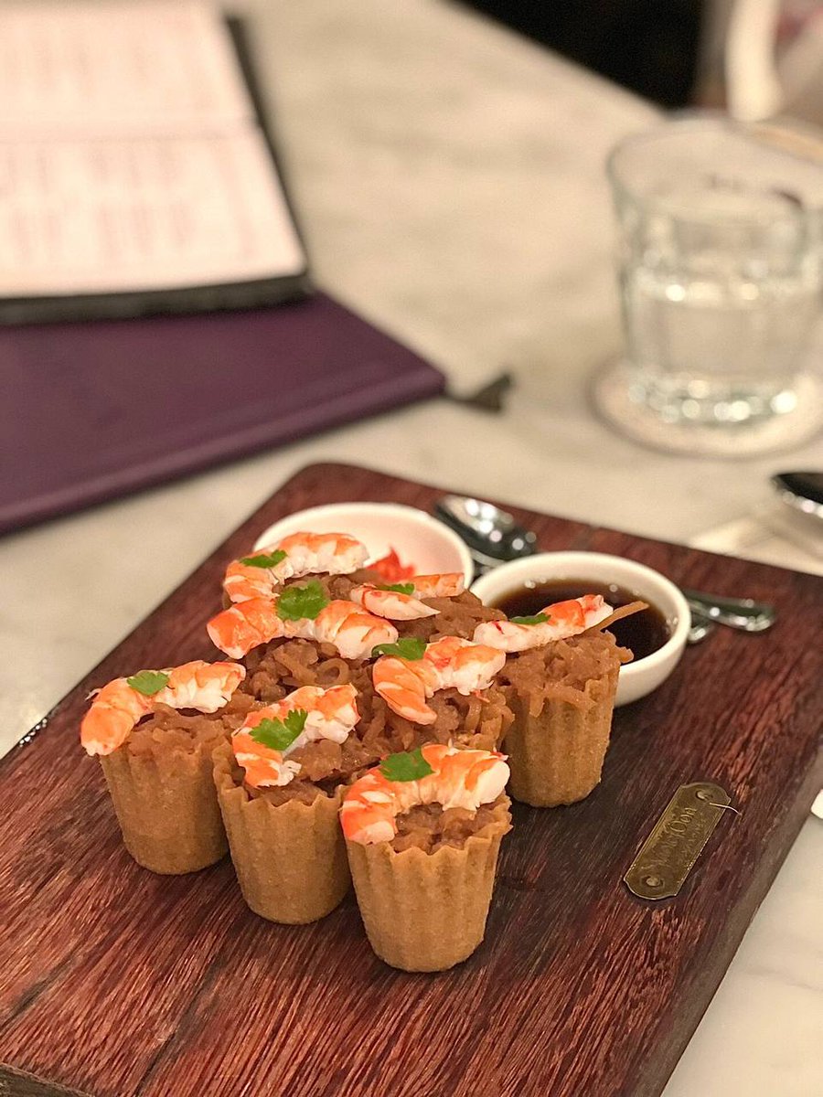 Keysahoki's tweet image. My sister booking the nice restaurant for us to relax on weekend. And take the photo of theirs foods it's all i been done 😆📷 😆