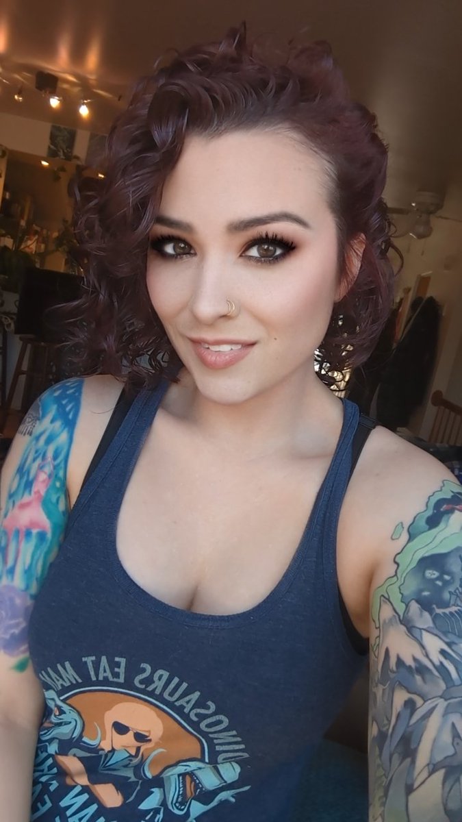 Video game time! Live now 

Twitch.tv/LadyDevann