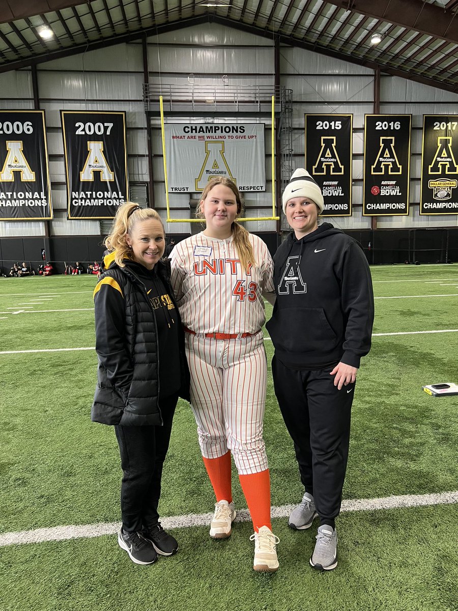 Gracie Pruett. 2026🎓. #43🥎 tweet media