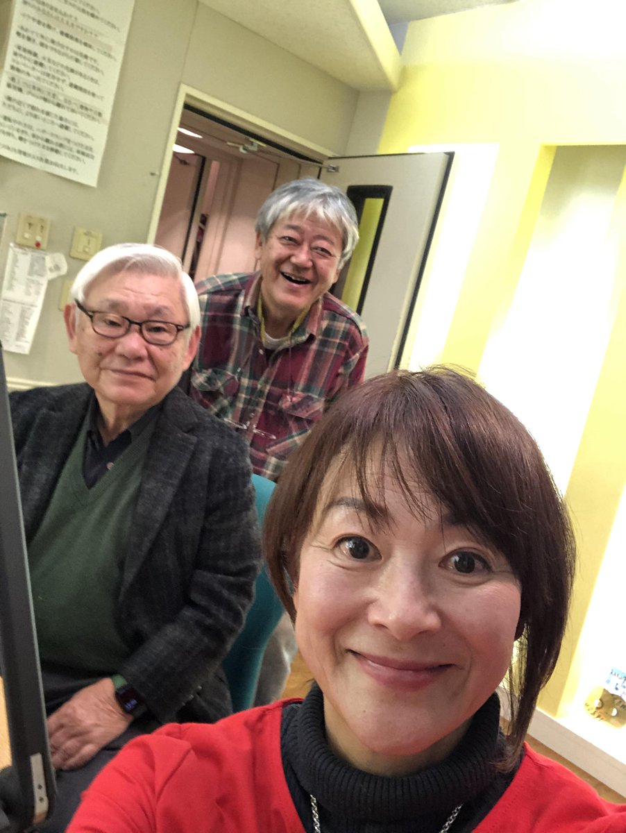 cyansane's tweet photo. 日曜夕方６時は＾＾ #ＦＭ鹿児島 で ちゃんサネ♪の #渡る世間なヨンゴヒンゴ 　2月4日(日)18時♪ 487回目
ゲストは先週より鹿児島大学客員教授の鮫島吉廣先生焼酎の「酒器」についてのお話と@@サプライズ、どうぞお聴きくいやったもんせ～♪
 Radikoで📷
⇒https://t.co/RdaPd0JpZZ📷 https://t.co/DiSCqv95FI