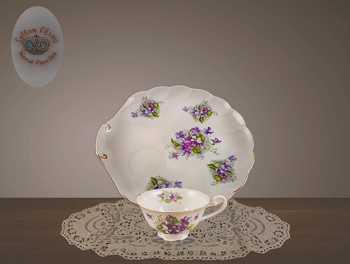 Lefton China, Set of 4 China Lunch Plates and Teacups, Scallop Shaped Plate, Hand Painted, Purple Flowers, Housewarming Gift, Wedding Gift forgottenkeepsakes.etsy.com/listing/140555… #purple #ceramic #white #plateset #housewarminggift #weddinggift #lunchset #snackplate #chinaplate