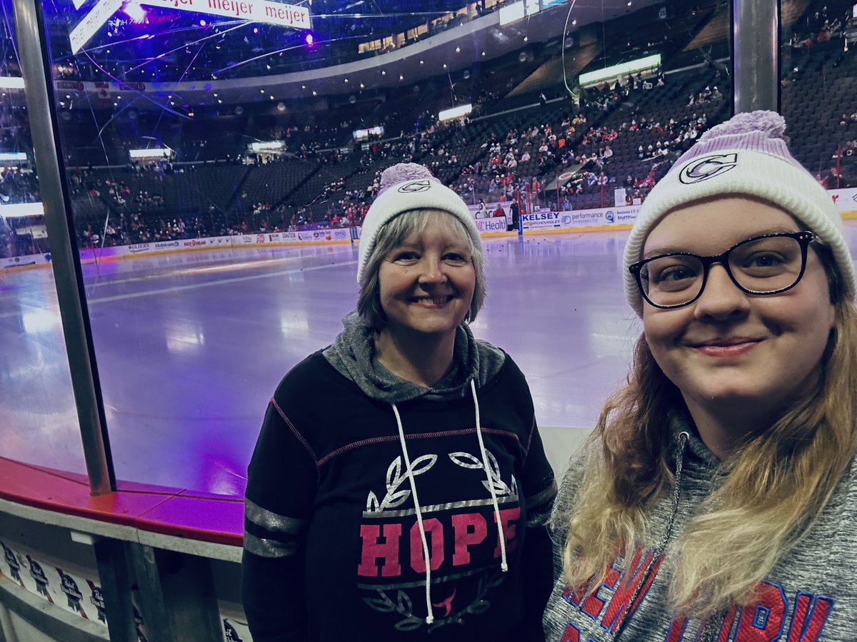 ToniHaines's tweet photo. You’ve gotta FIGHT for your right to party on the PURPLE ICE. Fight cancer night at #cincinnaticyclones https://t.co/GDaiLKjn0l