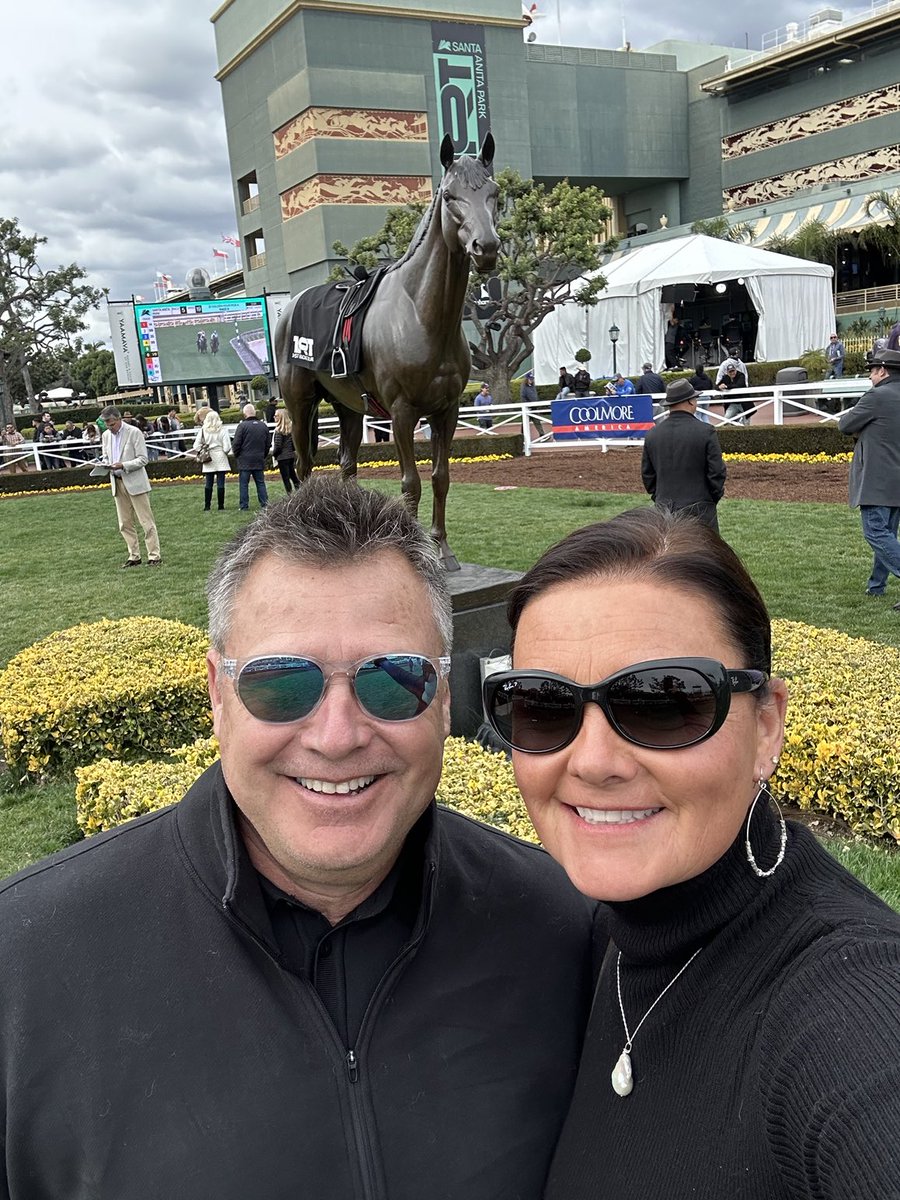 garypcbfl's tweet photo. Enjoying a day at the track!  Santa Anita. Cashing tickets. https://t.co/sNjO3dRbvz