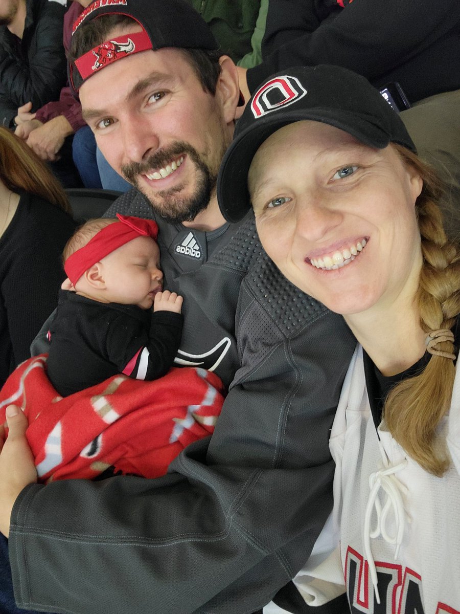 SarahDewie2020's tweet photo. One month old today and her 4th hockey game #devotedfan #OmahaHKY #omaha #everyoneforomaha @cdewispelare  #beatUMD https://t.co/anBBuQY2cy