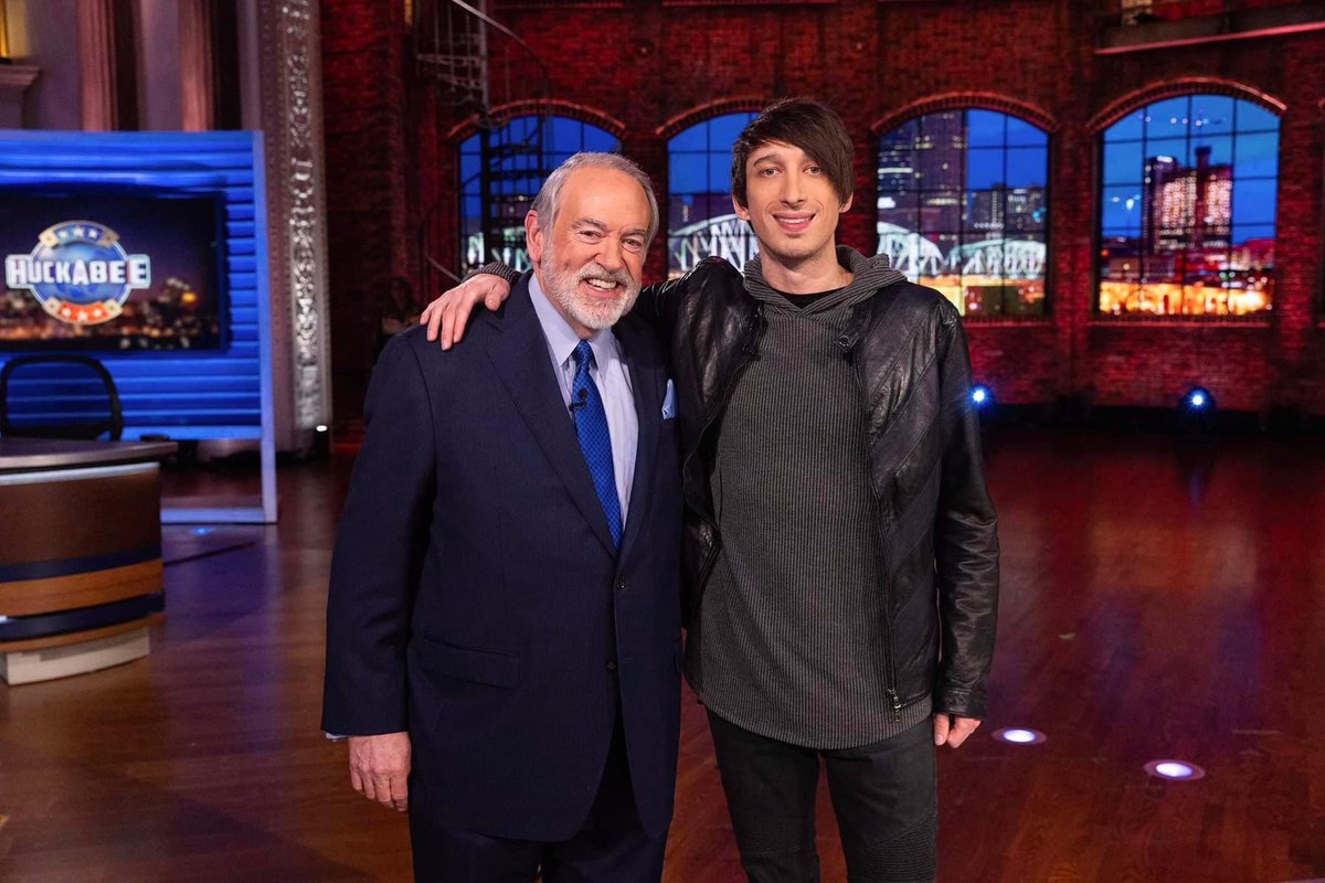 rezaillusionist's tweet photo. On The Huckabee Show tonight at 8/7c on TBN 📺 @GovMikeHuckabee @HuckabeeOnTBN @TBN https://t.co/R72ThTPMss