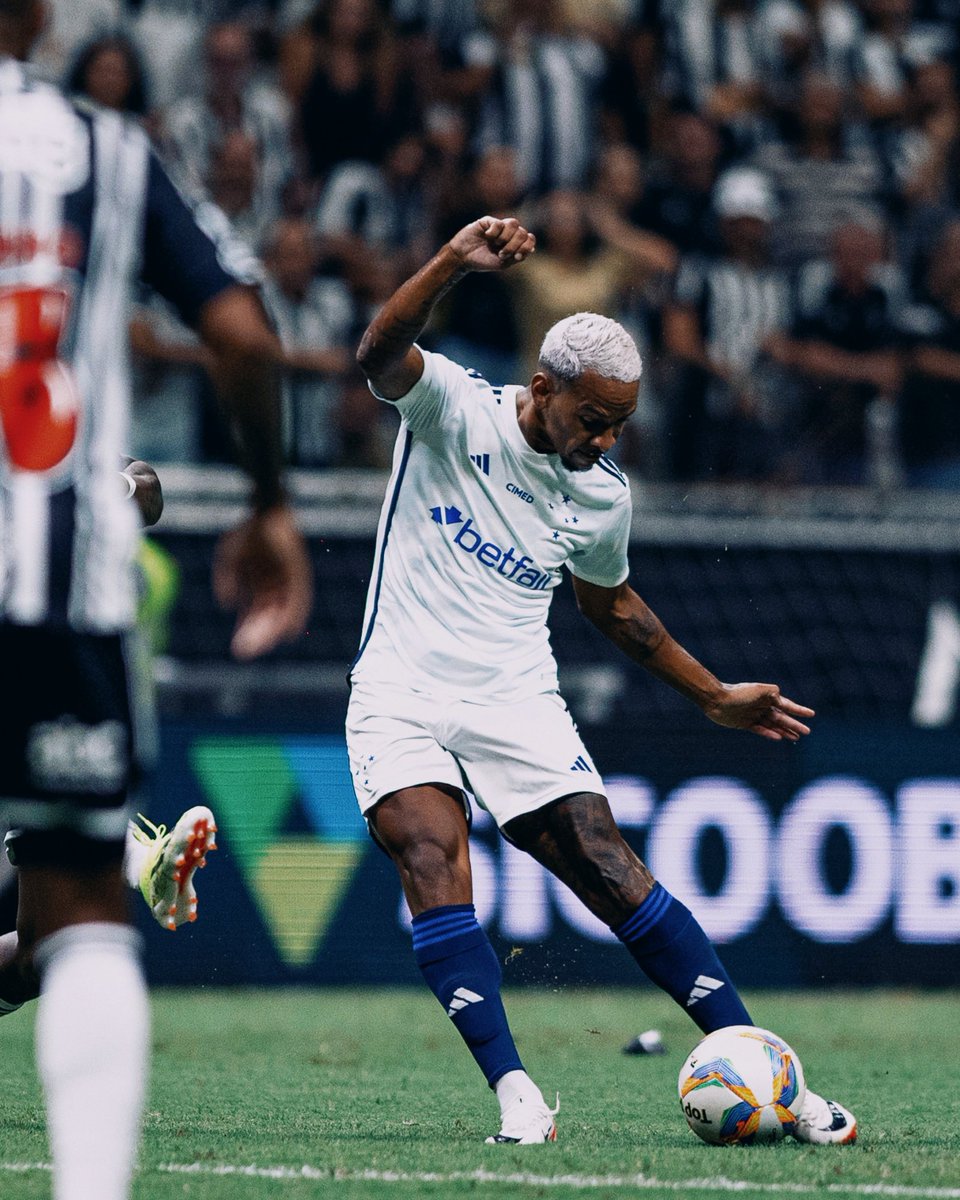 MatheusPereira's tweet photo. Que orgulho dessa equipe, viver isso é um sonho! 🤷🏾‍♂️💙 @Cruzeiro https://t.co/hD4IyhKObf