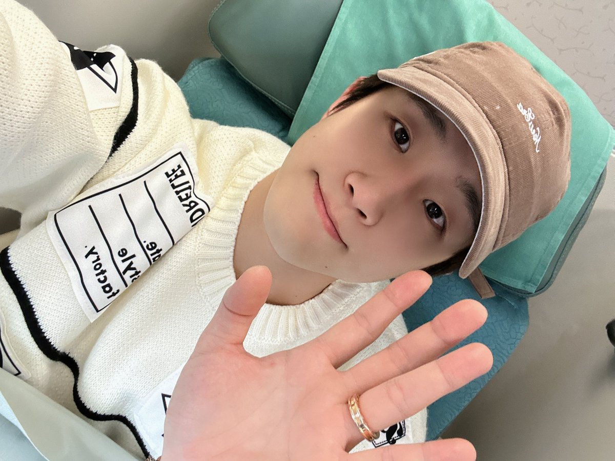 offclASTRO's tweet photo. 로하!!ㅎㅎ 비록 저는 중간에 다시오지만 한달동안 공연 잘 해보겠습니다요😍
사불 뽜이링🪂 https://t.co/YQVQgSVKxW
