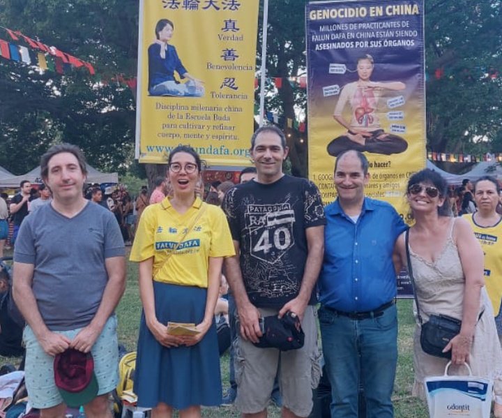<a href="/MeilinKlemann/">Meilin Klemann</a> Integrantes de <a href="/repunidosCABA/">Republicanos Unidos CABA</a>  acompañando a <a href="/MeilinKlemann/">Meilin Klemann</a> y #FalunDafa, en la protesta contra el régimen chino #AñoNuevoChinoEnCABA