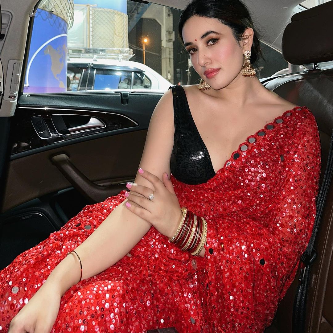 GFdKmoJbwAArkYY?format=jpg&name=medium