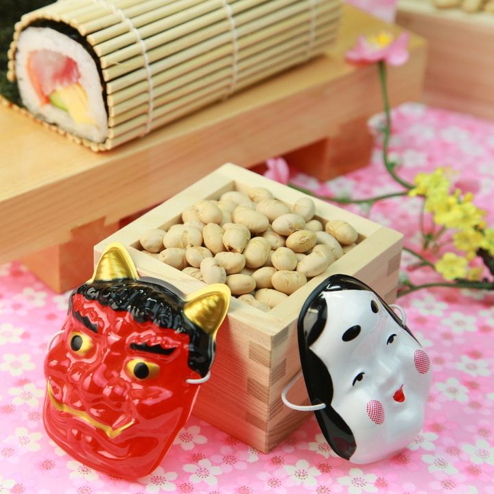 JHLosAngeles's tweet photo. Celebrate spring with a unique tradition in #Japan, #Setsubun! Meaning "seasonal division," it is the perfect time to drive away evil and invite #GoodForutne. Soybeans are a must, but #SushiRolls are also a food staple for the day. #JHLA #JapaneseTraditions #SpringTradition https://t.co/xT3gyJjfuv