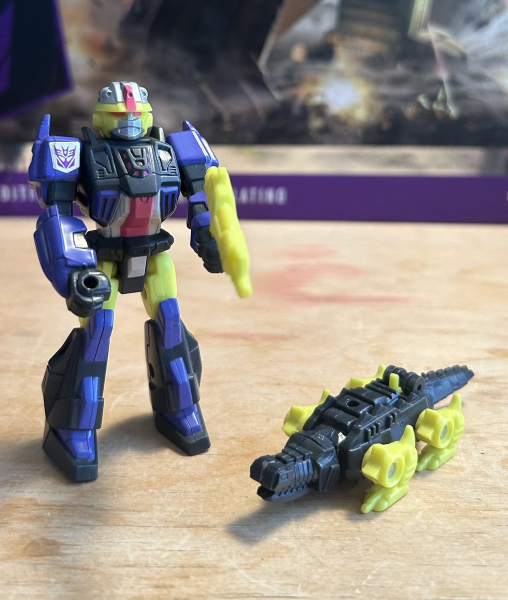 hasbr0mniverse's tweet photo. The Transformers Gallery - Transformers Action Master Krok and Gatoraider #Transformers #ActionMasters https://t.co/qjgOMmldQd