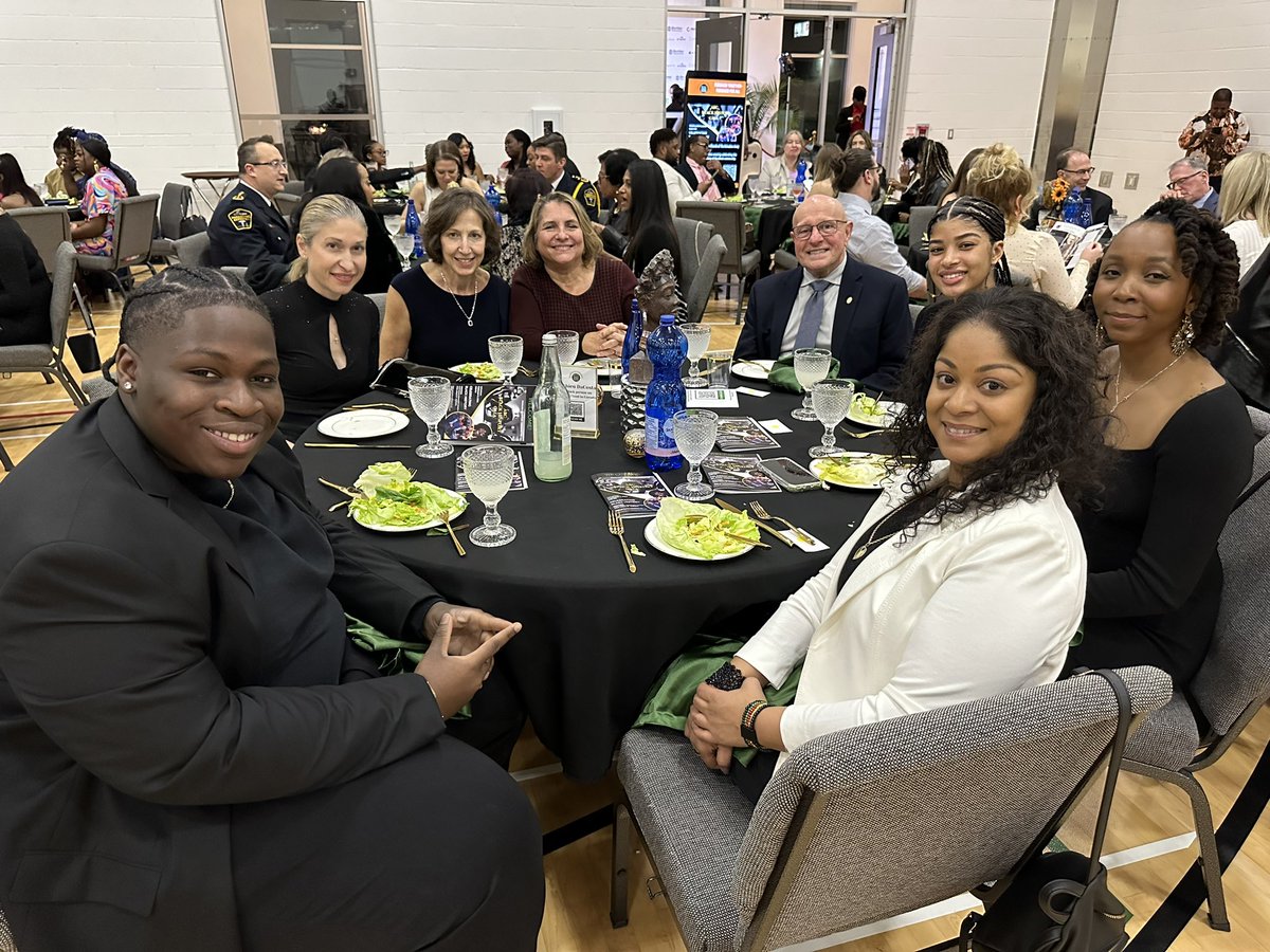 Celebrating Black Excellence at the Aurora Black Community Gala @AuroraBlackCom1 kickoff for #BlackHistoryMonth @ycdsb supporting the event. ❤️🙏🏼