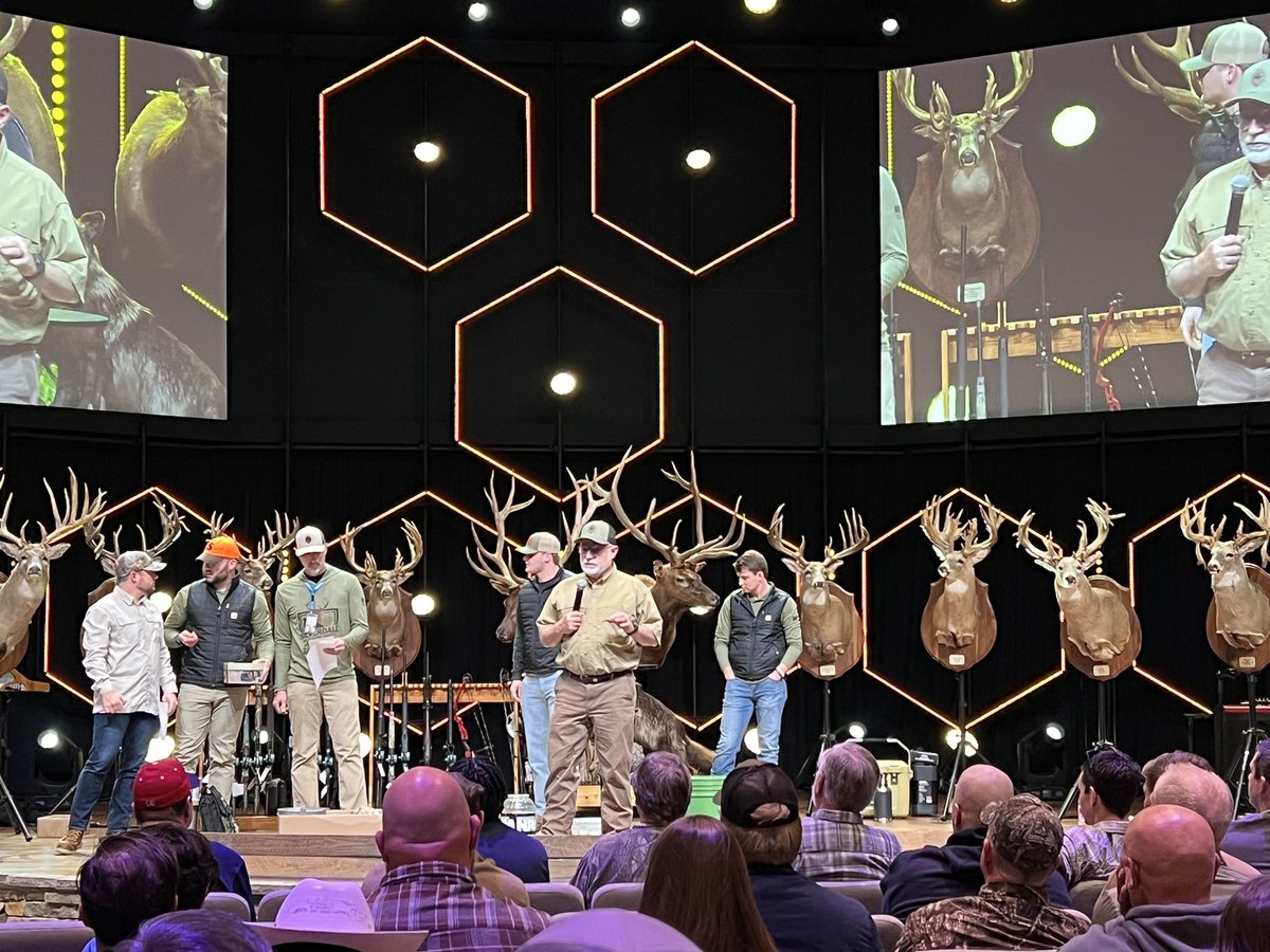 dadecountyclerk's tweet photo. Close to 3,000 men at @silverdalebc 2024 annual Wild Game Dinner…the name of Jesus was magnified https://t.co/I3vCFgBAyk