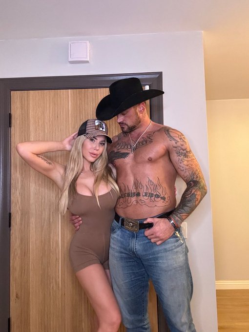 BG Live Show Tonight! 7:30pm pst! https://t.co/9kCxavGZAb https://t.co/YYSGJXWBkp