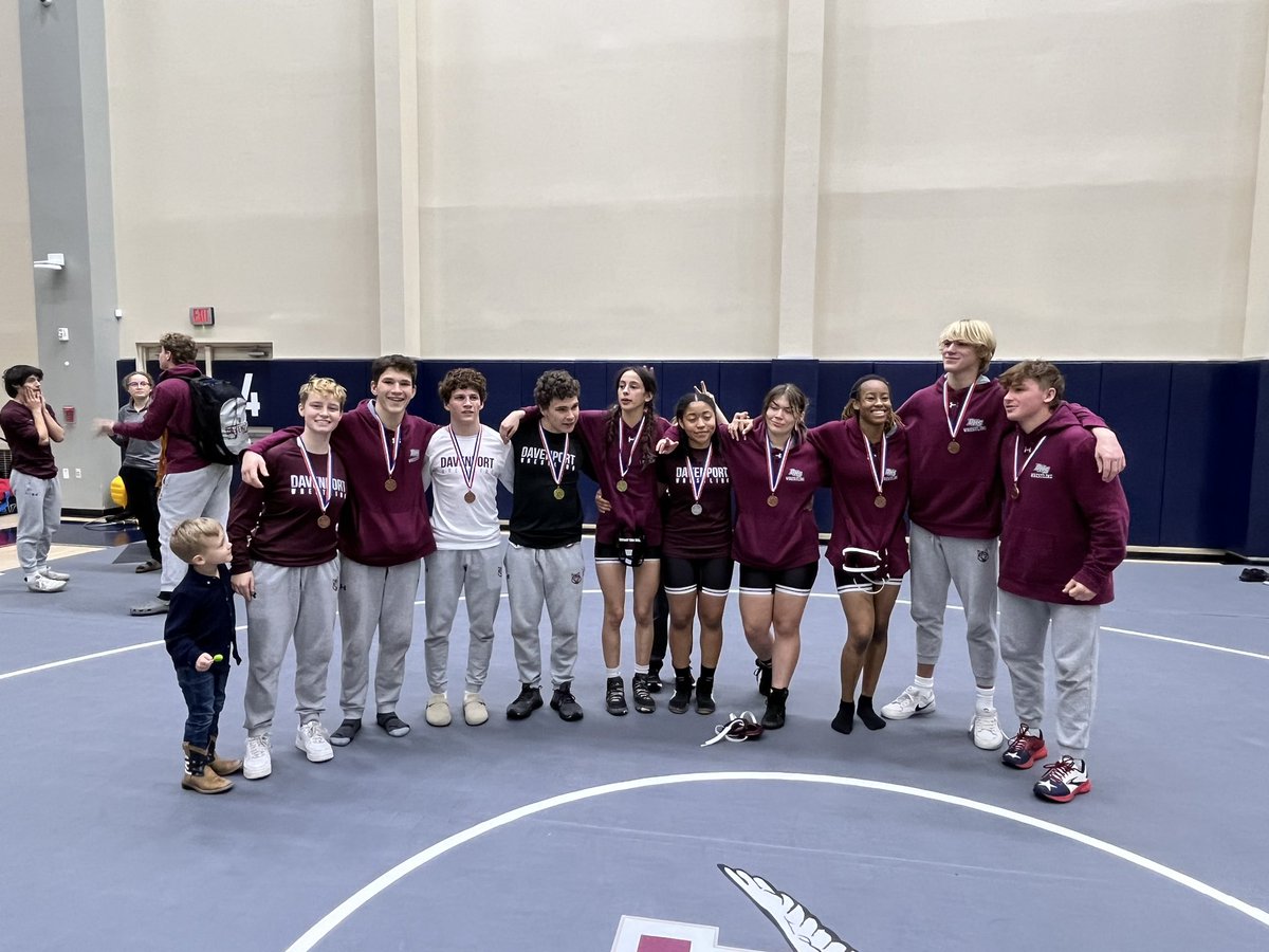 CoachAlford74's tweet photo. Hard work pays off. @DHSWrestlingBTP had 2 district 14-5A champions today and advanced 5/6 girls and 5/9 boys to the region 4-5A meet next weekend. @BMar1842 @texaswrestling_ @DavenportWolves #believe #strapsup https://t.co/YKZ1ErZXRK