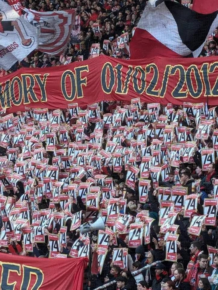 جمهور فرايبورغ الألمانى يحي ذكرى مذبحة بورسعيد اليوم

اولتراس اهلاوي وجمهور فرايبورغ بتجمعهم صداقة دامت لسنين ، رحمة الله على الزعيم عمرو فهمي

شكراً
<a href="/NordtribueneOrg/">Nordtribuene.Org</a>