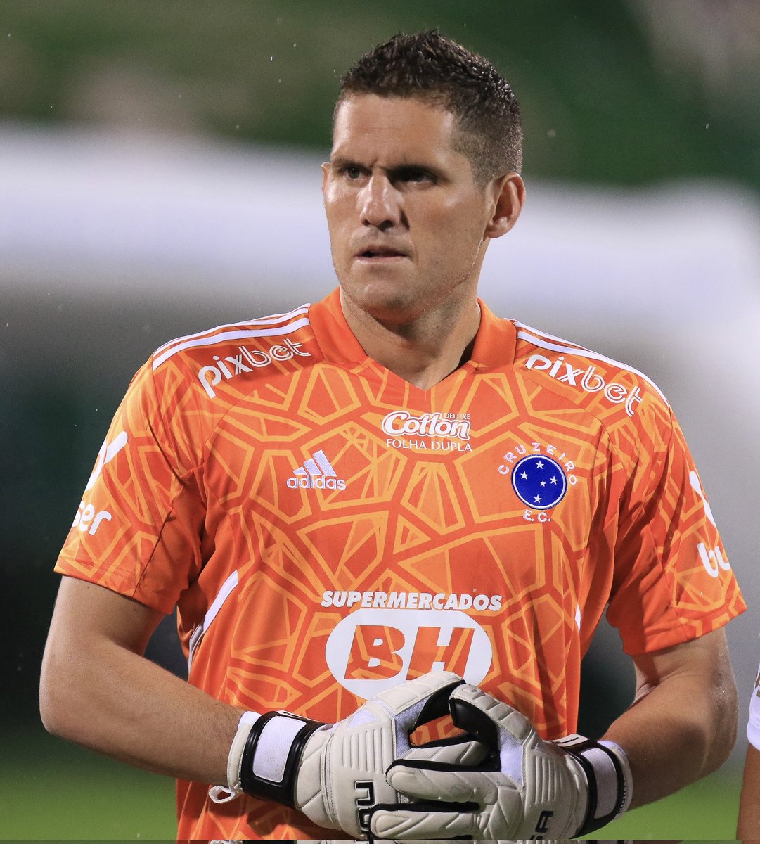cavalinhodocec's tweet photo. A vitória do Cruzeiro começou naquela defesa espetacular do Rafael Cabral. https://t.co/rlJPAhDzgu