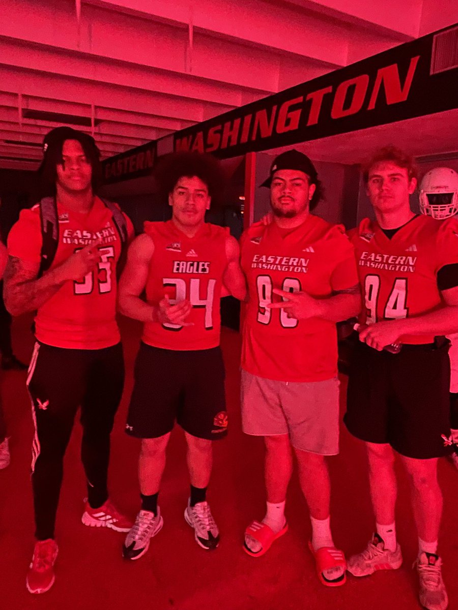 Just want to say thank you to <a href="/NickFarman55/">Nick Farman M.S.</a> <a href="/CoachWesNurse/">Wes Nurse</a> <a href="/CoachMattUlrich/">Coach-Matt Ulrich</a> <a href="/Darrien_4/">Darrien Sampson 🥇</a> <a href="/_JLeaupepetele/">Jirah Leaupepetele</a> <a href="/iamtylinjackson/">tylin jackson</a> for the Junior Day today! Had a great time there this whole day today and as well as the hospitality that was given to us. Thanks again! <a href="/BrandonHuffman/">Brandon Huffman</a>