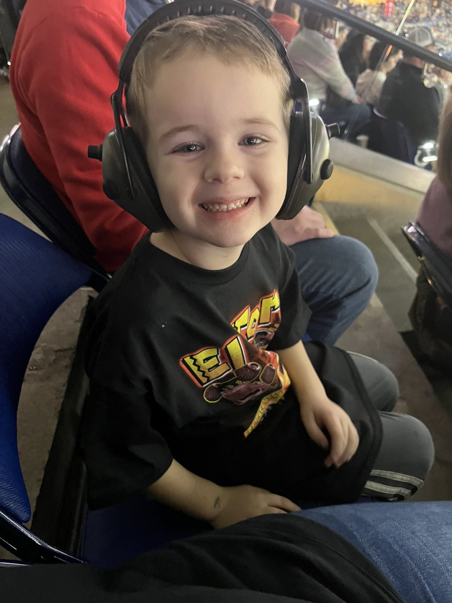 KristenBrunner2's tweet photo. #MonsterJam @LucasOilStadium https://t.co/gZVvKLQSfu