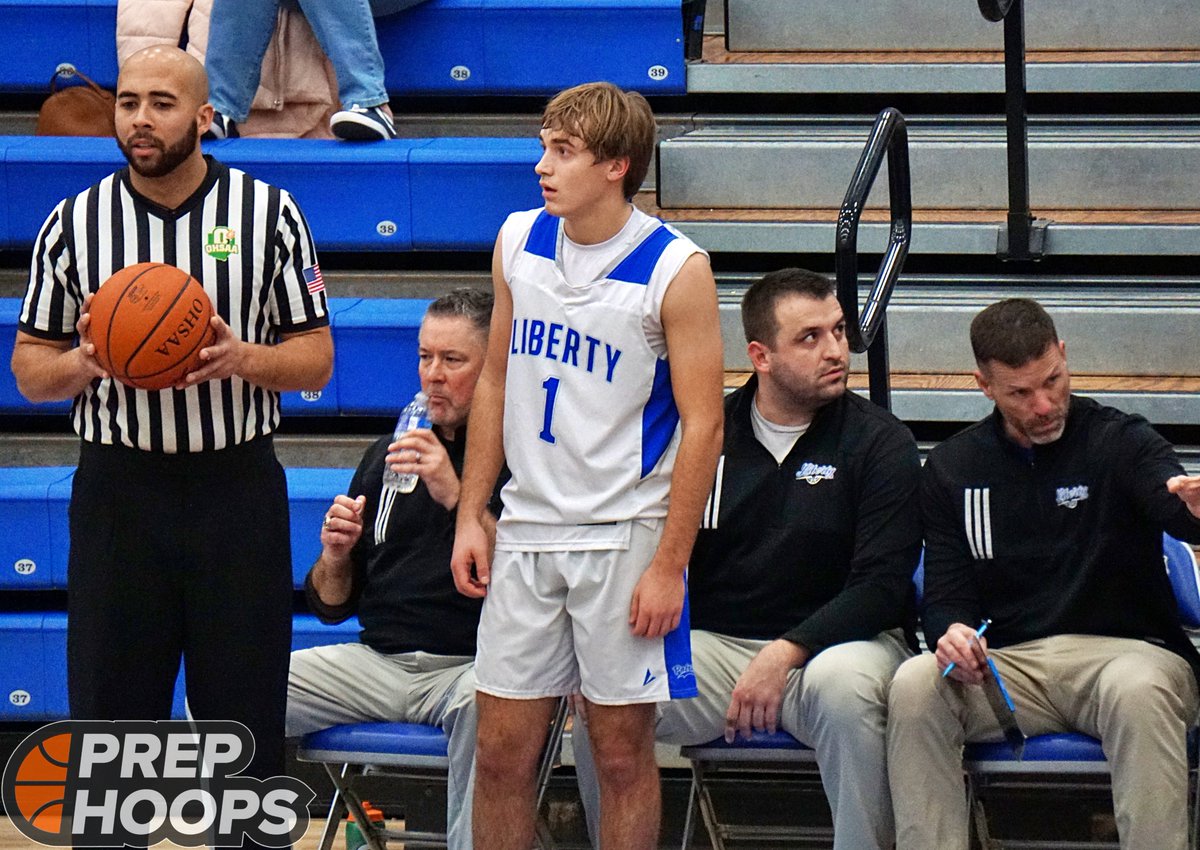 shane25garcia's tweet photo. FINAL
@MHS_Hoops  52
@olhsboysbball 71

A big OCC win for Liberty and a rather dominant one. They led the entire game and never gave Marysville hope. @parkervaneng15, @tylerkropp_, + @evannelsonn led the way to this victory for the Patriots. https://t.co/FSsS48r7aw
