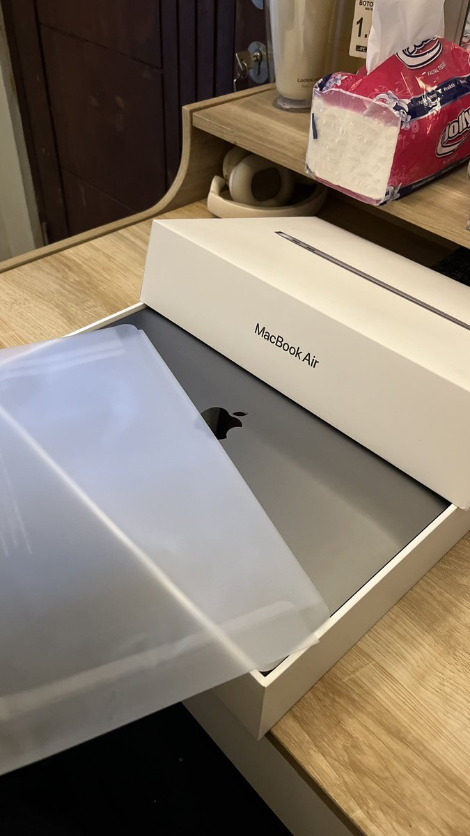 cuddlewhoops's tweet photo. pencapaian lagi, wishlist pertama di 2024, bangga banget bisa beli sendiri tanpa campur tangan ortu dari uang kerja 🥹🥹 https://t.co/o8qPzMlWD7