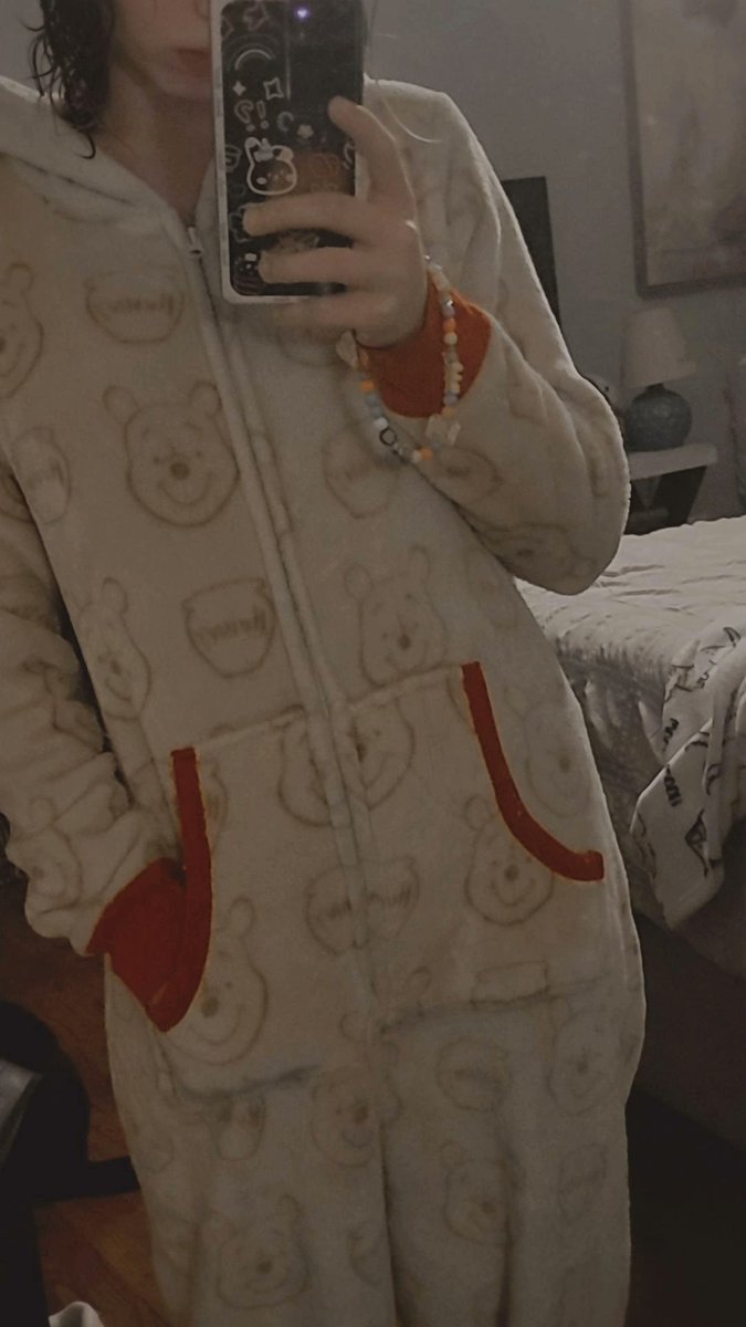 lost_n_lilspace's tweet photo. Onesie for tonight! 

Tags:
#agere #onesie https://t.co/mY3T9xEPEy
