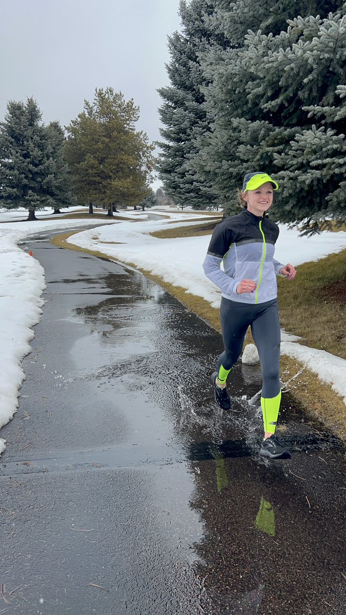 kaeloni_neville's tweet photo. Splashing in puddles is always funner than going around them π¦
#rainydayrunning #ghost15gtx #brooksrunningcollective #runvisible https://t.co/xvzHfsjSGk