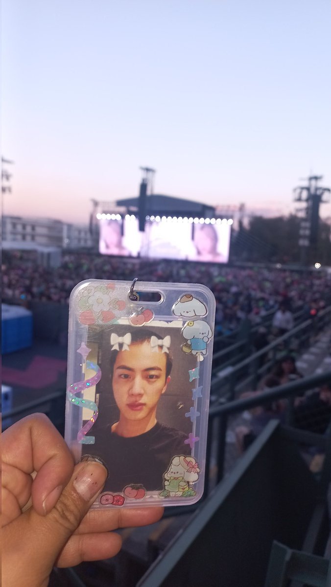 Sleep_Guillo's tweet photo. Reinotas, Jihyo la mujer más sensual del mundo ♥️
Valió la pena la espera y el cansancio 🤍
#READYTOBE_MEXICO #READYTOBE #ReadyToBeOnce #2deFebrero #ForoSol https://t.co/cf9DAQHkwL