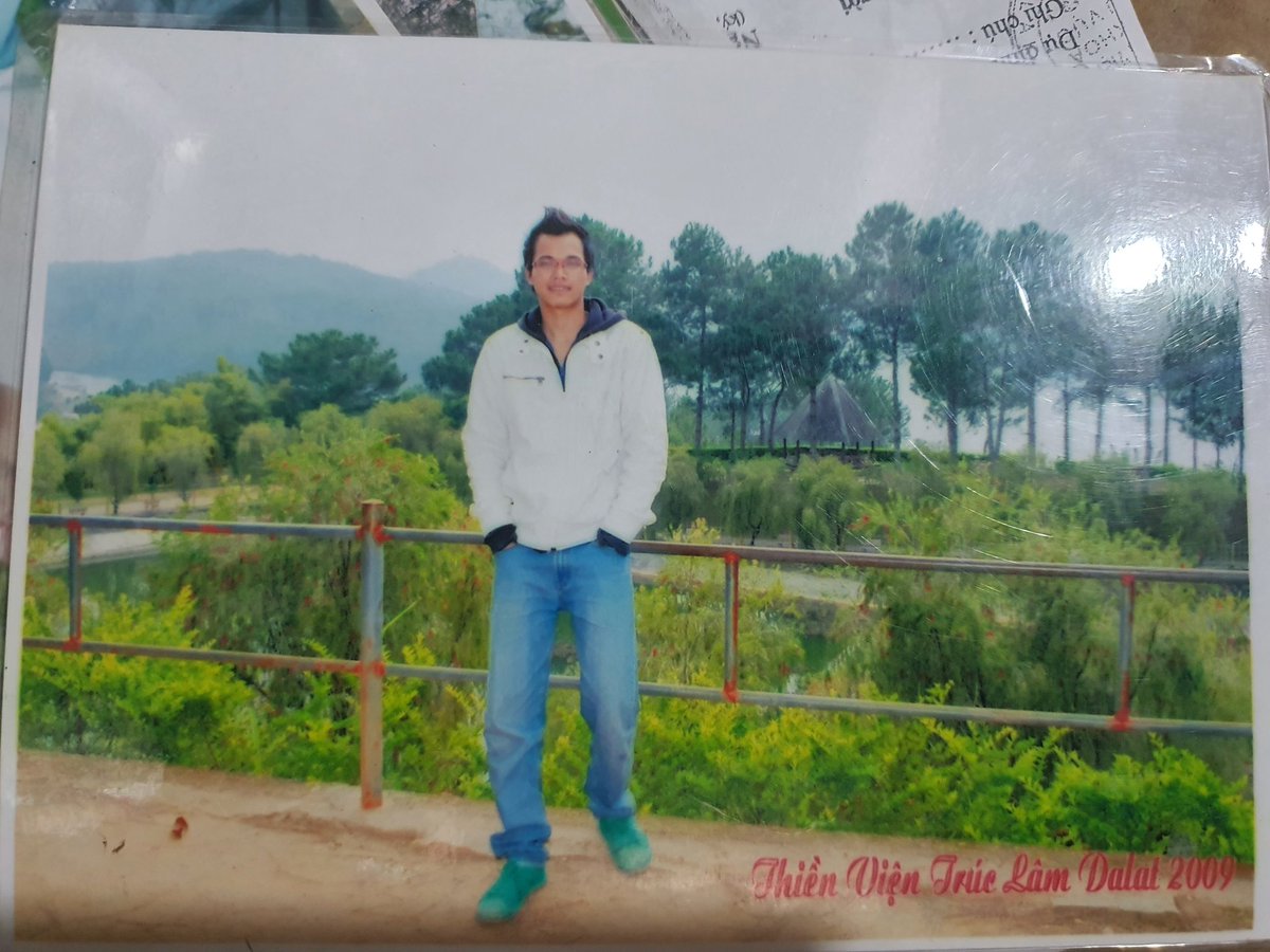 HIEUEK's tweet photo. Tết đến nơi rồi mà X vẫn khóa mình vậy 
#tết2024 https://t.co/RwLaixrQSs