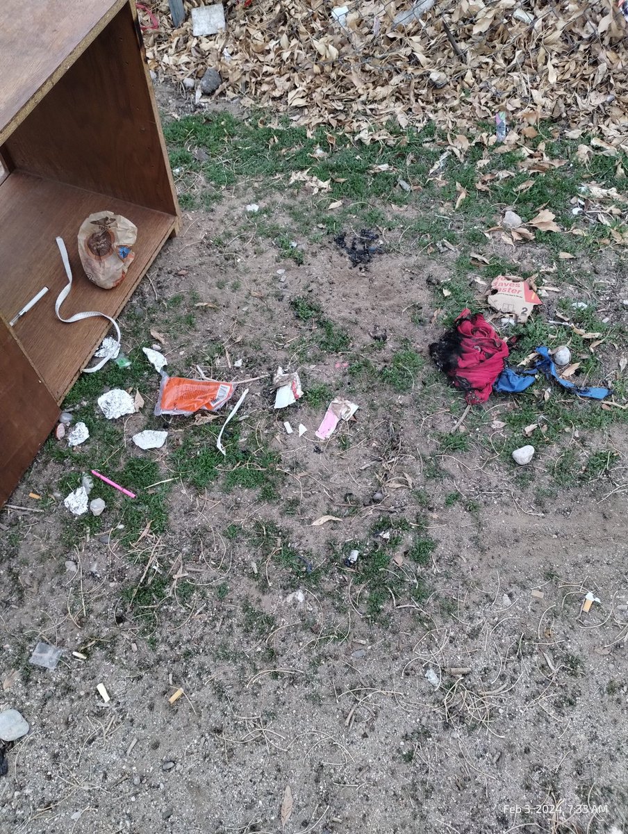 SamSchaff6's tweet photo. @GovMLG You're seriously concerned about the air?! How about you politicians clean up our neighborhoods/streets first! Homeless addicts, drugs, fires, human waste & trash FILL our streets & no one is doing anything about it. It's only getting worse each day! #ABQtrue https://t.co/M1yRBc5bR1