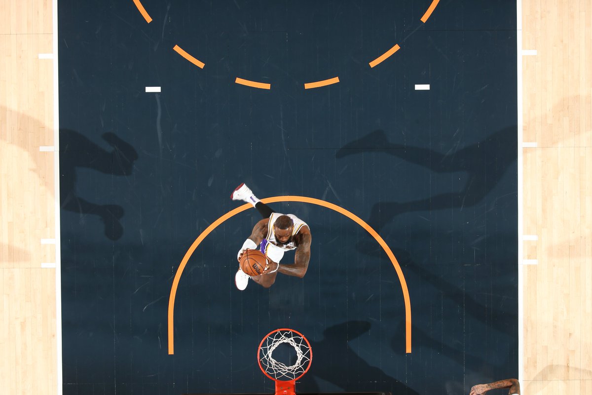 LeBron at MSG 🗽

📸: <a href="/natlyphoto/">Nathaniel S. Butler</a>